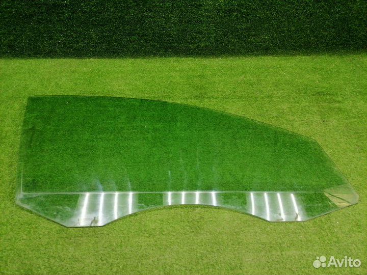 Стекло двери переднее правое Volkswagen Passat B7