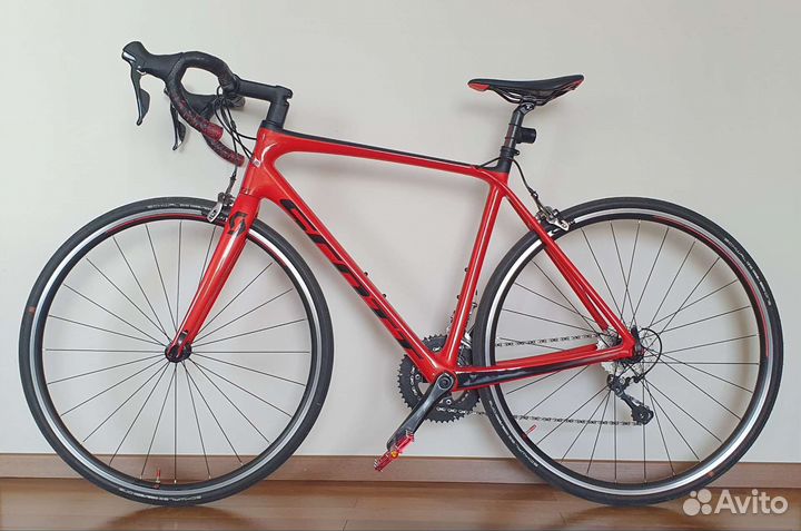 Шоссейный велосипед Scott Addict 30