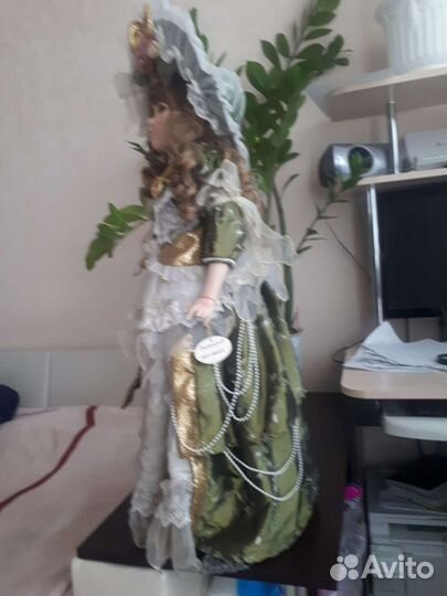 Кукла фарфоровая коллекционная