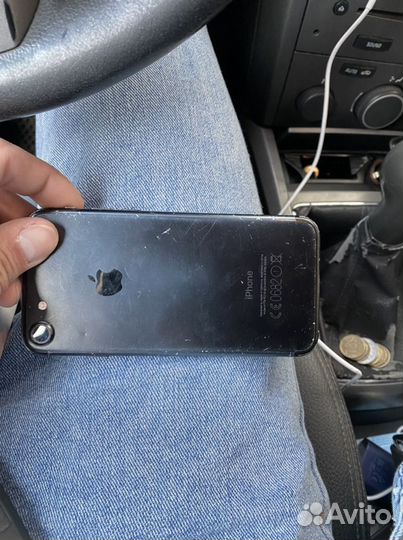 Телефон iPhone 7