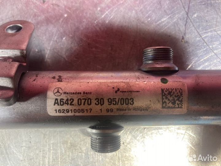 Топливная рампа правая Mercedes E-Class W213 OM642