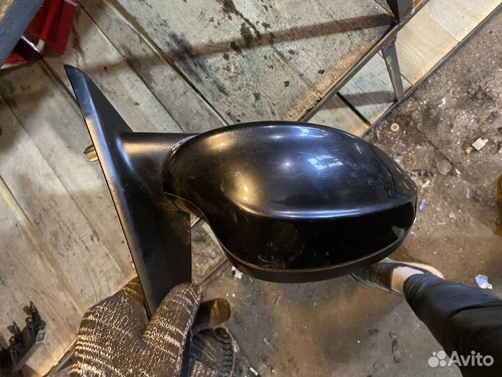 Правое зеркало BMW E90