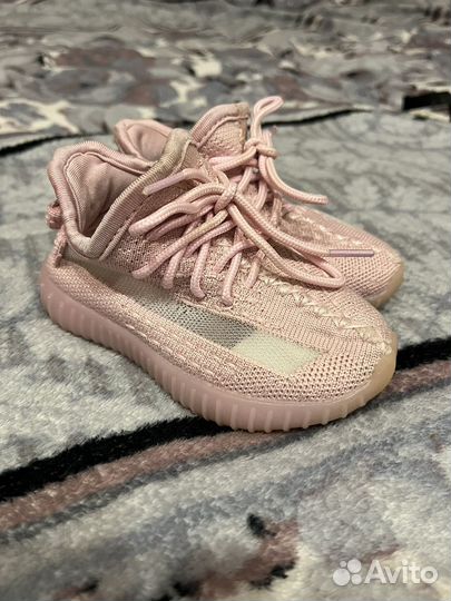 Кроссовки для девочки