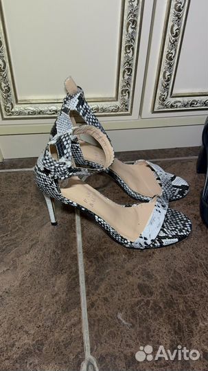 Туфли женские на каблуке