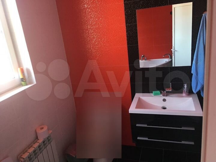 Дом 63 м² на участке 3 сот.