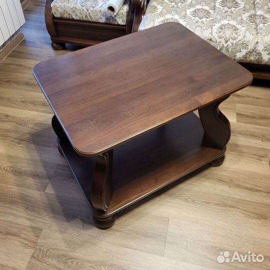 Журнальный столик из массива дерева