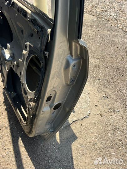 Дверь боковая задняя левая Ford Mondeo 3 седан 1