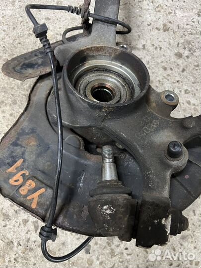 Правый Передний кулак на Mercedes обои 211 4 matic