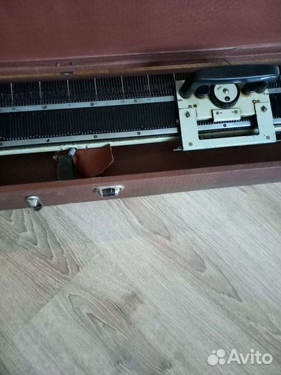 Вязальная машина Нева 1