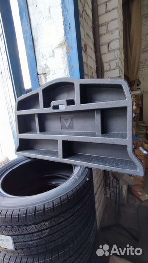 Пол багажника Toyota Ractis