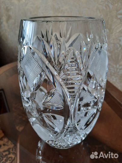 Хрустальная ваза для цветов