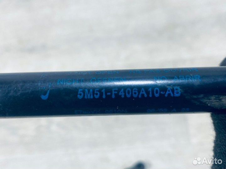 Амортизатор двери багажника Ford Focus седан 1.6