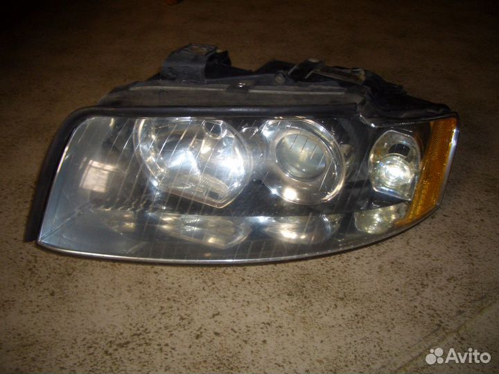 Фара левая Ауди А4 с00-04г