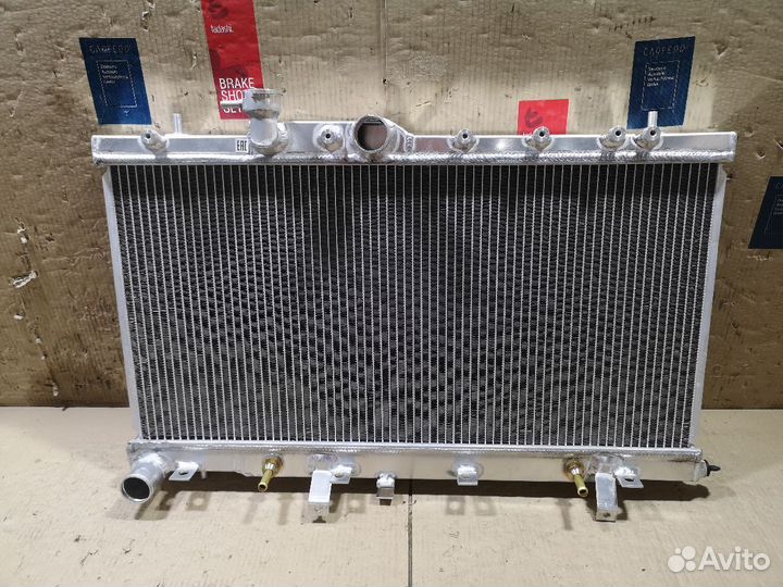 Радиатор охлаждения Subaru Impreza WRX 2