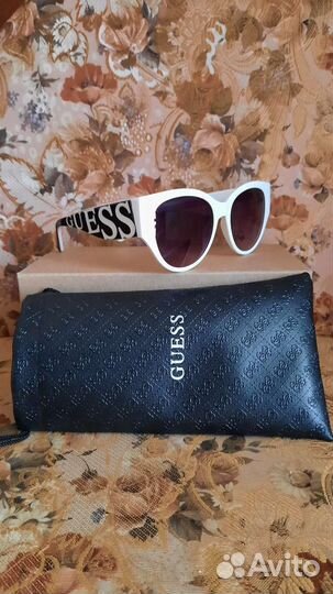 Солнцезащитные очки женские guess
