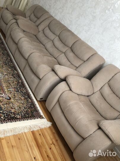 Диван и два кресла