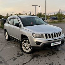 Jeep Compass 2.4 CVT, 2011, 233 500 км, с пробегом, цена 1 265 000 руб.