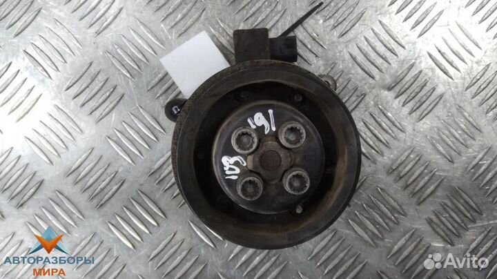 Помпа Volkswagen Golf 6 2010 03C121004