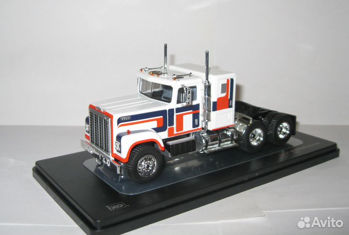 International Transtar 4300 USA США IXO 1:43