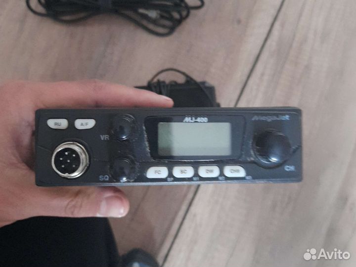 Автомобильная рация с антенной