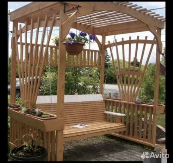 Деревянная пергола с качелями