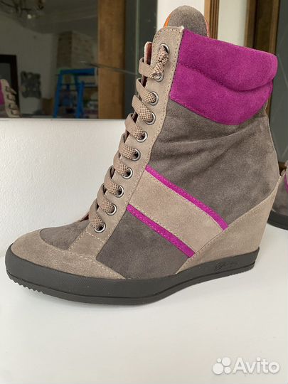 Сникеры женские 38,5 как новые демисезонные