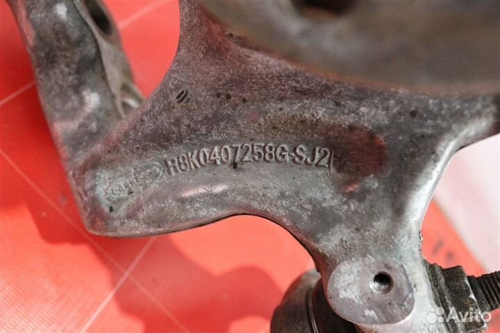 Кулак поворотный передний правый Audi A4 седан B8