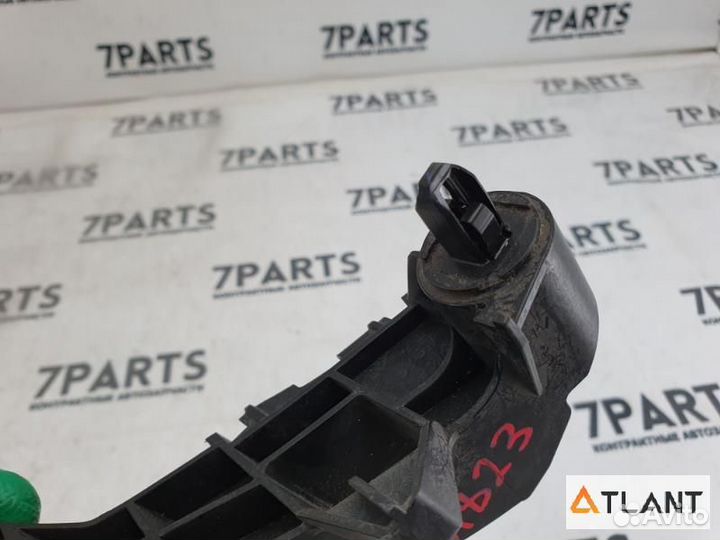 Крепление бампера задняя правая toyota corolla RUM