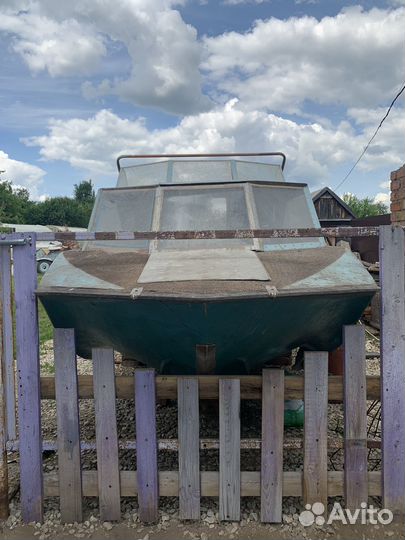 Катер-тримаран 