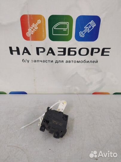 Сервопривод заслонки отопителя правый Toyota Land