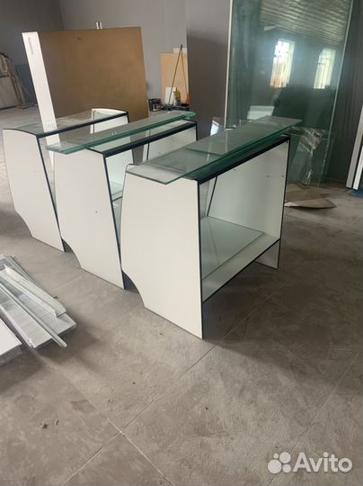 Стеклянная витрина