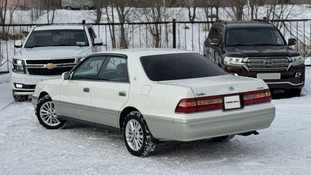 Toyota Crown: фото из отзыва