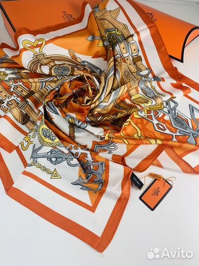 Оранжевый шелковый платок Hermes
