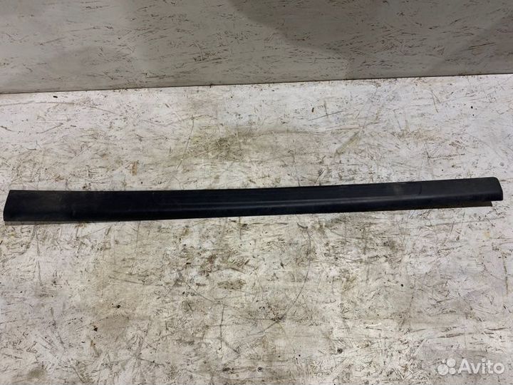 Накладка на порог салона передняя правая Audi A6