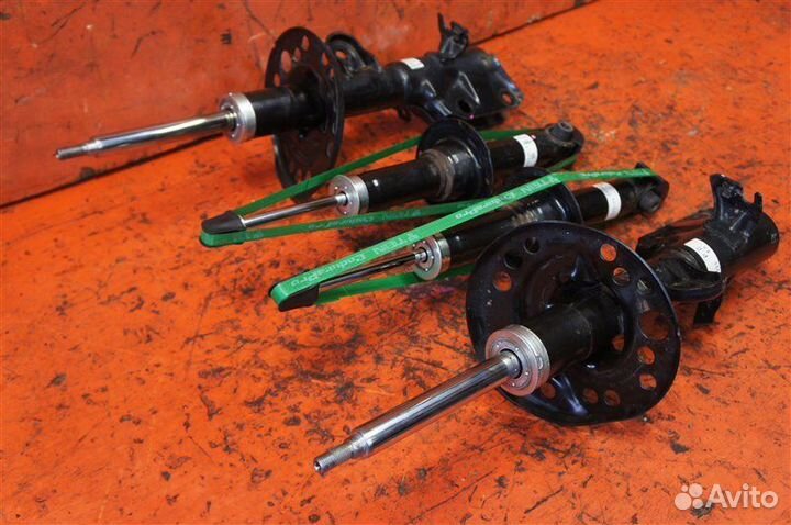 Стойка подвески передняя Subaru Forester SK9 FB25B