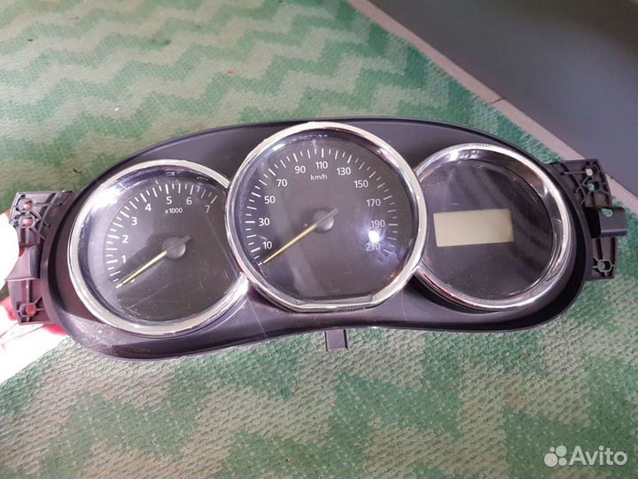 Панель приборов Renault Logan