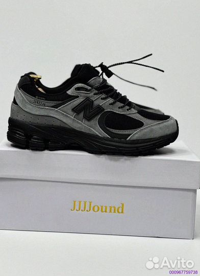 Кроссовки New Balance 2002R для стильных мужчин