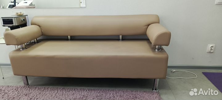 Офисный кожаный диван бу