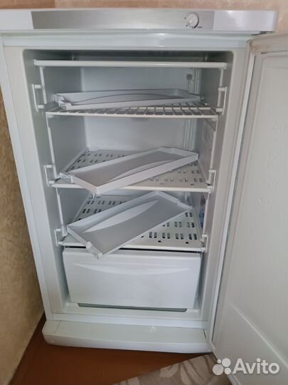 Морозильная камера indesit SFR100.001