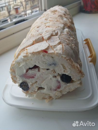 Вкусный подарок учителю / Меренговый рулет
