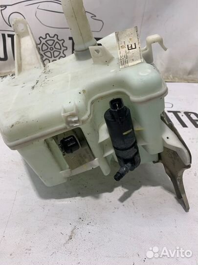 Бачок омывателя Toyota Corolla 150 1ZR 2008