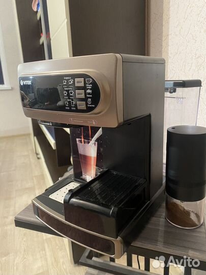 Кофемашина рожковая vitek