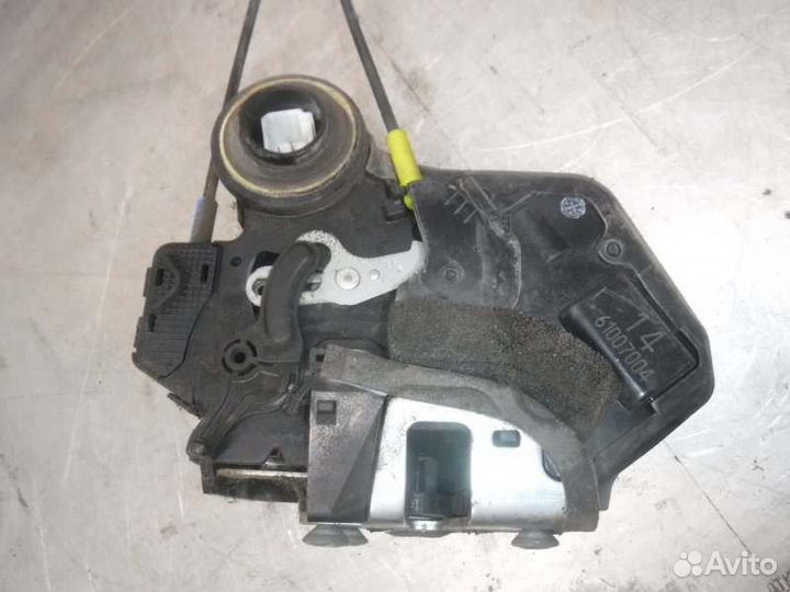 Замок двери задний правый Toyota Lc Prado 120 1GR