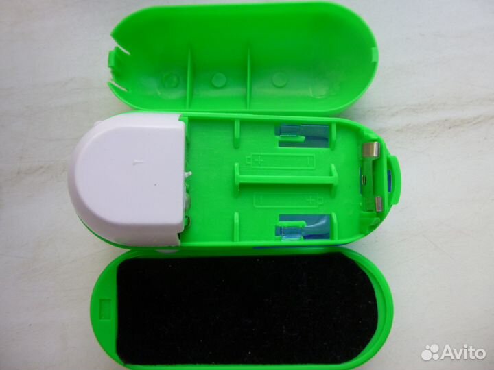 Машинка для удаления катышков leben