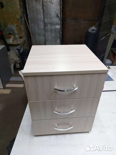 Тумба прикроватная