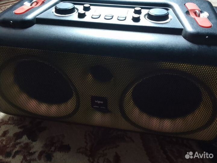 Музыкальная колонка с блютузом