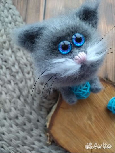 Вязаные котики игрушки ручная работа
