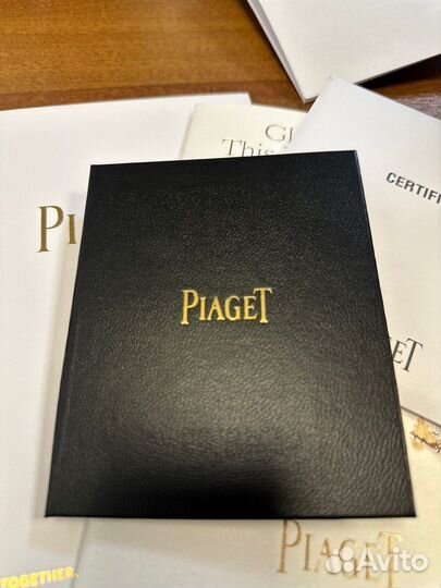 Piaget Золотое кольцо с бриллиантом