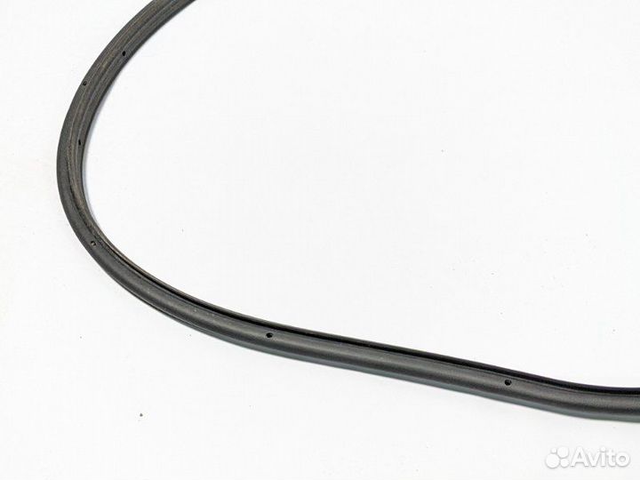 Уплотнитель двери передний левый Opel Astra J