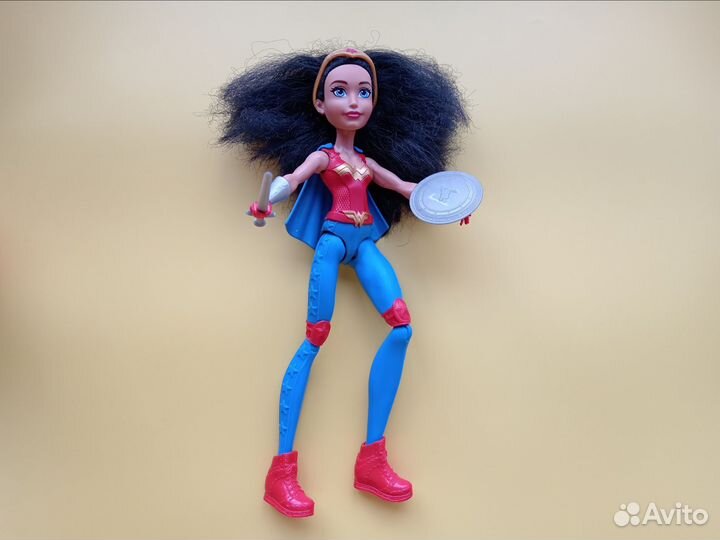 Кукла чудо женщина, супер женщина
